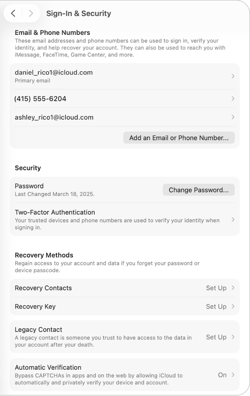 De instellingen voor 'Apple Account', met de instellingen voor 'Inloggen en beveiliging' van een bestaande account.