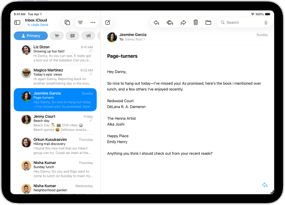 Der Posteingang der App „Mail“ mit einer Nachrichtenliste auf der linken Seite und einer geöffneten Nachricht auf der rechten Seite. Die Taste „Senden widerrufen“ (zum Zurückrufen einer vor Kurzem gesendeten Nachricht) befindet sich unten in der Nachrichtenliste.