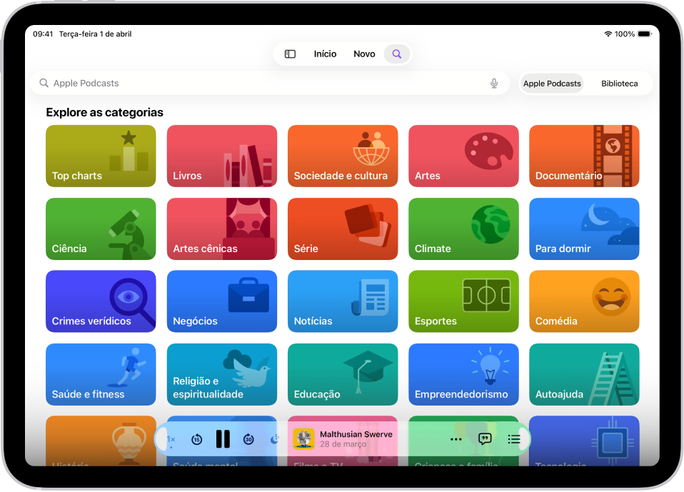 Tela de Busca no app Podcasts, mostrando categorias de podcasts. Na parte inferior da tela estão os botões Retroceder, Pausar, Avançar e Timer de Repouso, a capa do episódio, o título do episódio, o botão Mais e o botão Ver Transcrição.