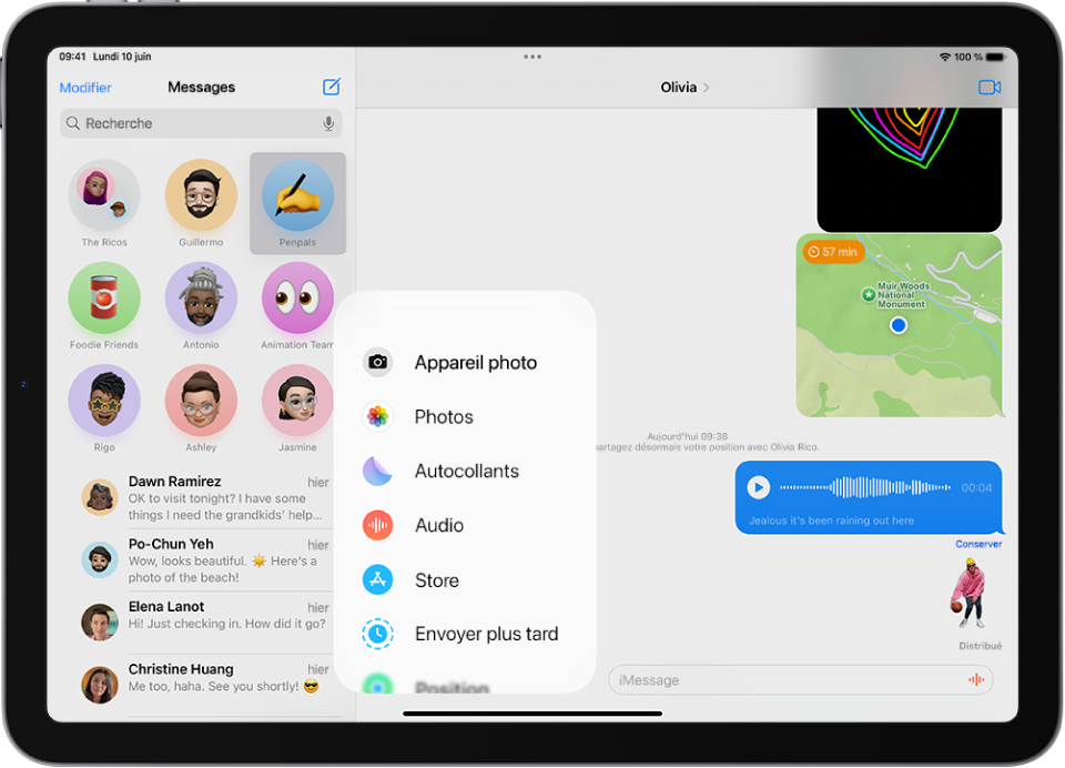 Après avoir touché le bouton Apps dans une conversation Messages, une liste de fonctionnalités à ajouter à votre message s’affiche.