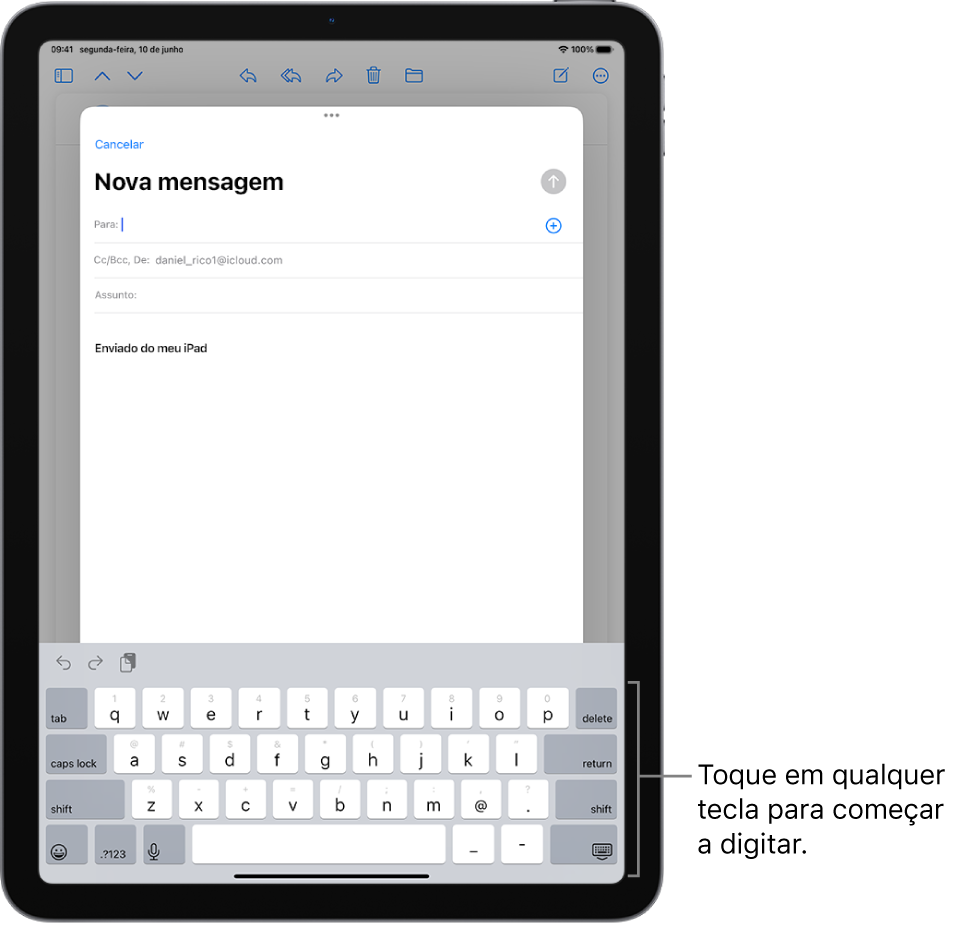 É aberto um e-mail em branco na aplicação Mail. O teclado no ecrã está na metade inferior do ecrã.