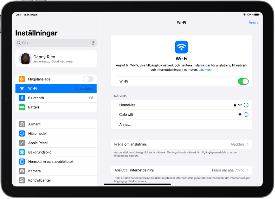 Inställningsskärmen visar tillgängliga Wi-Fi-nätverk.