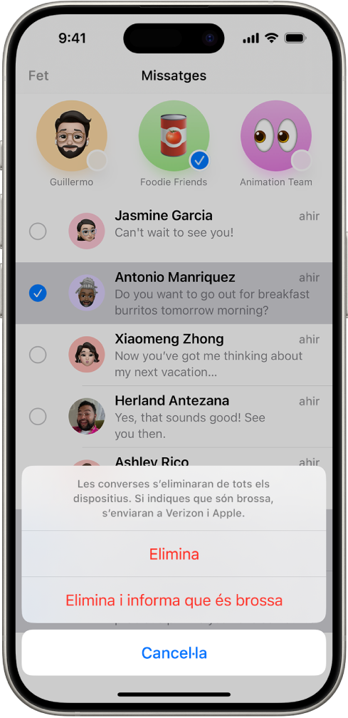 La llista de converses de l’app Missatges amb diverses converses seleccionades i dues opcions disponibles.