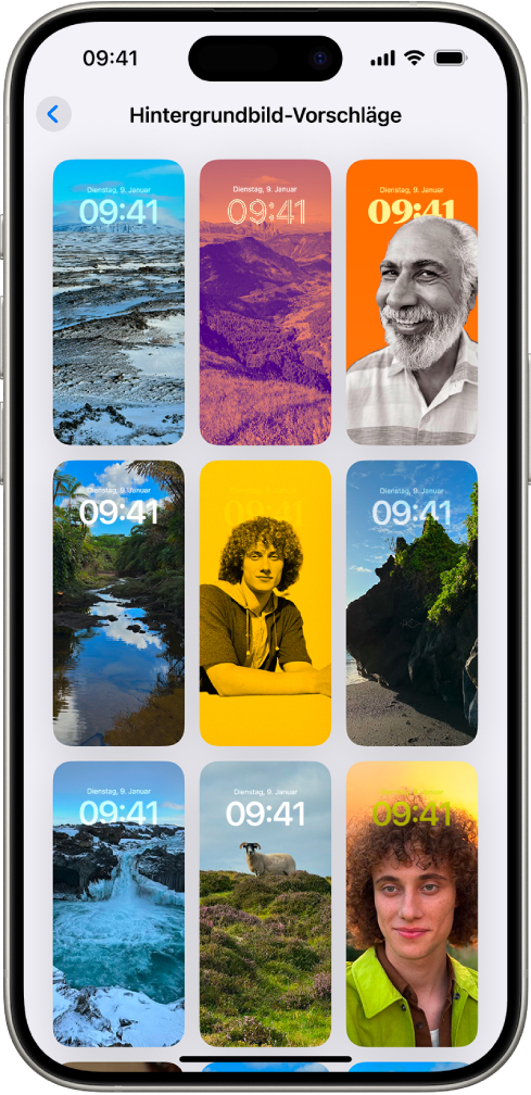 „Hintergrund-Vorschläge“ ist in der App „Fotos“ geöffnet. In der Liste mit Vorschlägen werden automatisch erstellte Kombinationen von Fotos, Filtereffekten und Zifferblätterschriften angezeigt.