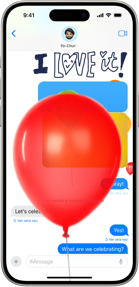 Una animación de pantalla completa de unos globos, con el botón Ver otra vez debajo de los mensajes que se enviaron con efectos.