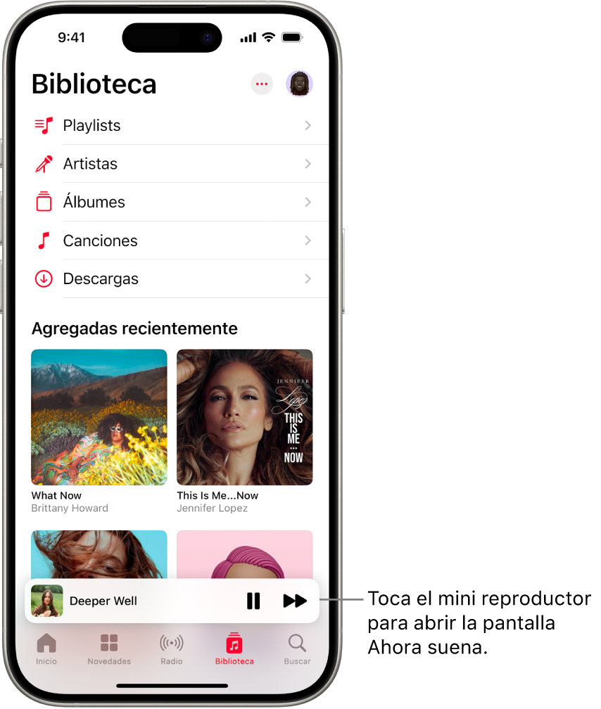 La pantalla de Biblioteca mostrando el mini reproductor cerca de la parte inferior. El mini reproductor muestra el título de la canción que se está reproduciendo. Los botones Pausa y Siguiente pista están a la derecha del título de la canción. Toca el mini reproductor para abrir la pantalla Ahora suena.