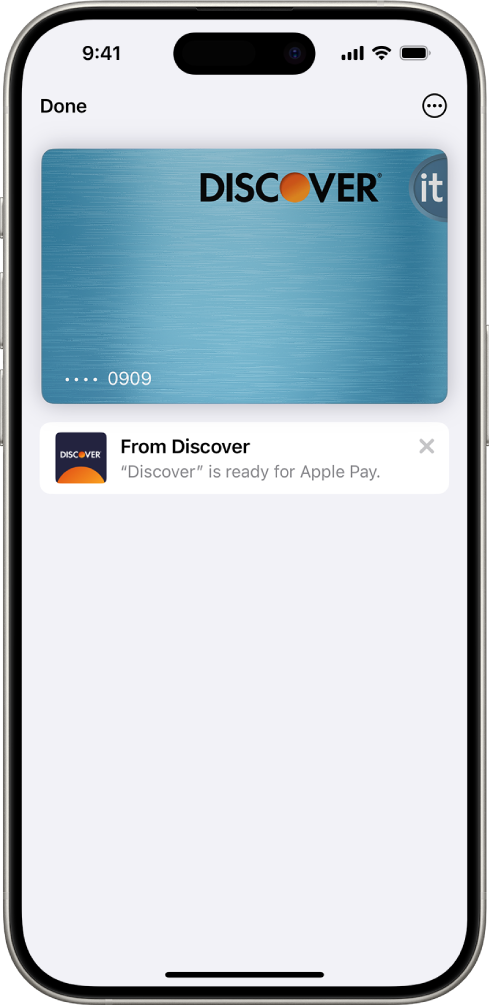 Walletis kuvatakse Apple Cardi kaardil üleval paremal nuppu More. Kaardi pildi all on kaardisaldo, nädala tehingud ning maksenupp. All on Savings Accounti praegune saldo ning uusimad kaarditehingud.