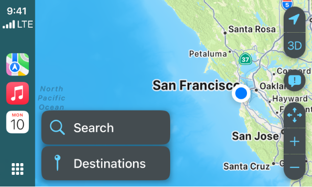 CarPlay ekraanil kuvatakse San Francisco kaarti. Paremal on asukoha, 3D, ohtudest teavitamise ning suumi nupud. All on nupud Search ja Destination.