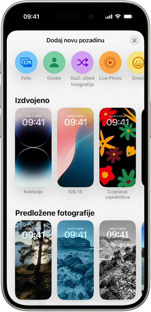Zaslon Dodaj novu pozadinu koji prikazuje galeriju izbora pozadine za prilagodbu zaključanog zaslona iPhonea, u kategorijama kao što su Izdvojeno i Predložene fotografije. Pri vrhu se nalaze tipke za dodavanje fotografija, osoba, nasumične fotografije, emojija i pozadine sa zaslonom vremena na zaključani zaslon.