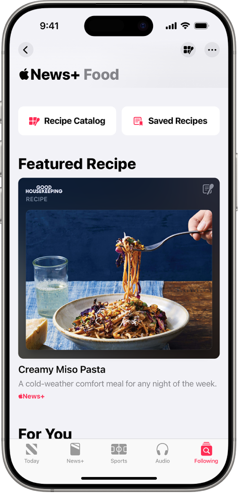 Apple News+ನಲ್ಲಿನ ರೆಸಿಪಿ, ರೆಸಿಪಿ ಕ್ಯಾಟಲಾಗ್ ಮತ್ತು ಸೇವ್ ಮಾಡಿರುವ ರೆಸಿಪಿಗಳಿಗಾಗಿ ಬಟನ್‌ಗಳನ್ನು ಹೊಂದಿದೆ.