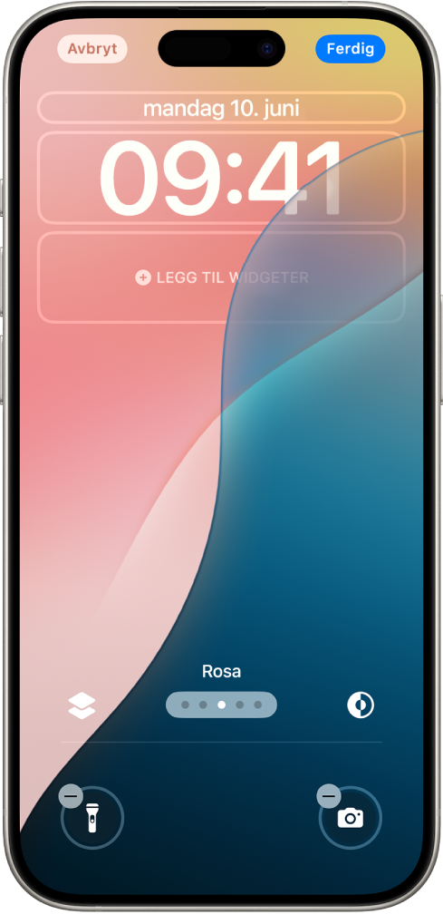 Skjermen for tilpassing av låst skjerm på iPhone. De redigerbare objektene er markert (dato, tid og Legg til widgeter-feltet) sammen med knappene nederst på skjermen. De nederste knappene har en Fjern-knapp øverst til venstre for å fjerne kontrollen før en ny en kan legges til fra Kontrollsenter.