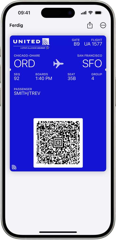 Et boardingkort i Lommebok-appen, med flyinformasjon og en QR-kode.