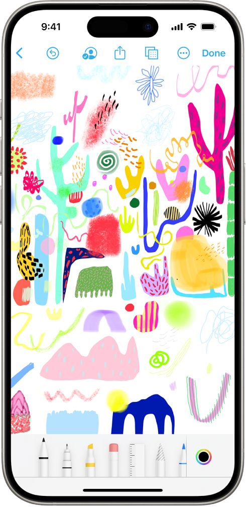 Freeform ଆପ୍ ଏବଂ ଏହାର ଡ୍ରଇଂ ଟୂଲ୍ ମେନୁ ସହିତ ଏକ iPhone ଖୋଲେ। ବୋର୍ଡ୍ରେ ହସ୍ତାକ୍ଷର ଏବଂ ଡ୍ରଇଂ ଅନ୍ତର୍ଭୁକ୍ତ।