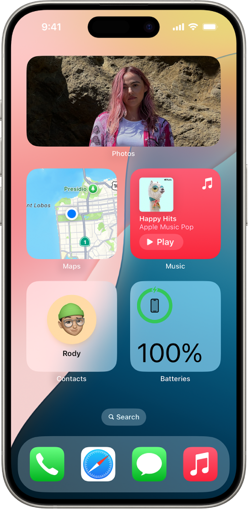 iPhone ହୋମ୍ ସ୍କ୍ରୀନ୍ରେ ଫଟୋ, ମ୍ଯାପ୍, ମ୍ୟୂଜିକ୍, କଣ୍ଟାକ୍ଟ୍ ଏବଂ ବ୍ୟାଟରି ୱିଜେଟ୍। ମ୍ୟୂଜିକ୍ ୱିଜେଟ୍ ଇଣ୍ଟରାକ୍ଟିଭ୍ ଫୀଚର୍ ଡିସ୍ପ୍ଲେ କରିଥାଏ।