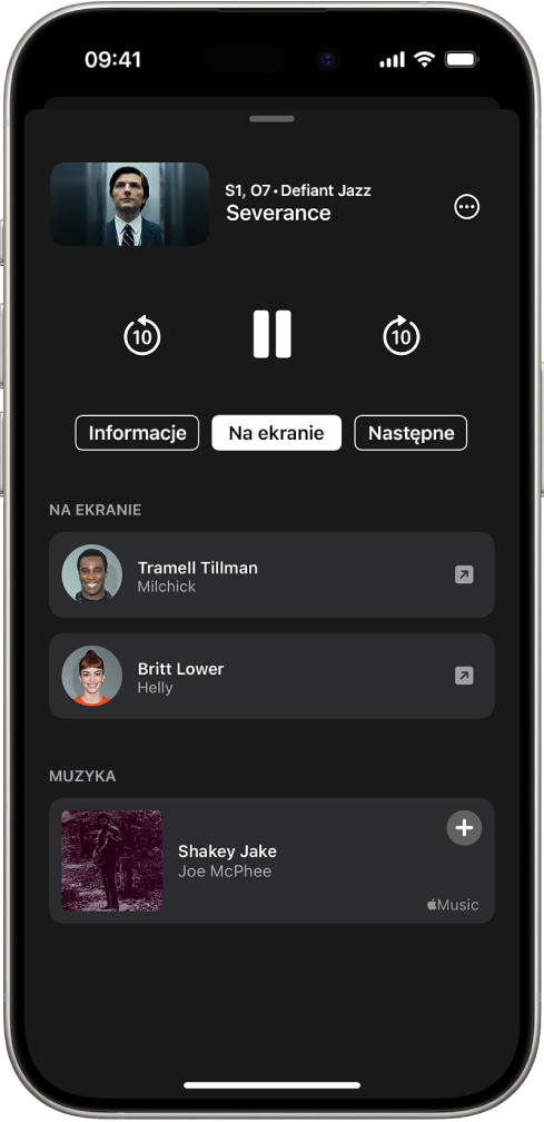 Funkcja Na ekranie w aplikacji Apple TV. Wyświetlane są informacje o aktorach i muzyce w programie TV.