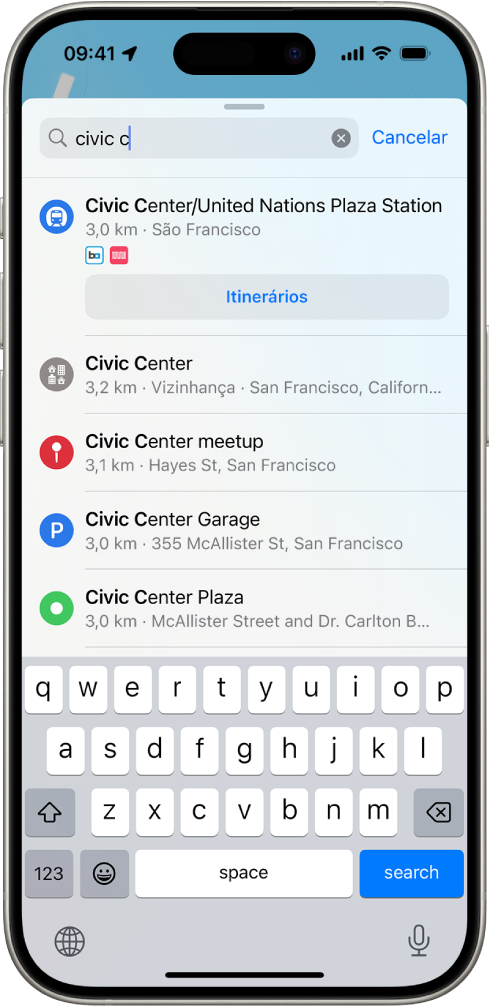 Uma localização é inserida no campo de busca do app Mapas e os resultados estão listados abaixo.
