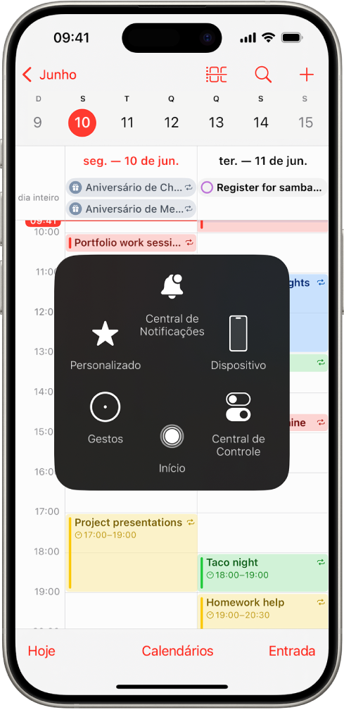 Um iPhone com o menu do AssistiveTouch visível mostrando os controles da Central de Notificações, Dispositivo, Central de Controle, Casa, Gestos e Personalizado.