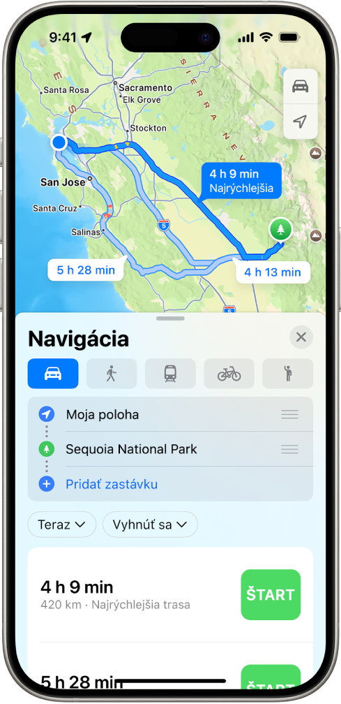 iPhone zobrazujúci mapu s niekoľkými možnosťami trasy jazdy autom do rovnakej destinácie. Pri každej trase je uvedený odhadovaný čas a vzdialenosť a tlačidlo Štart na spustenie podrobnej navigácie. Farebné kódovanie na každej trase označuje dopravné podmienky.