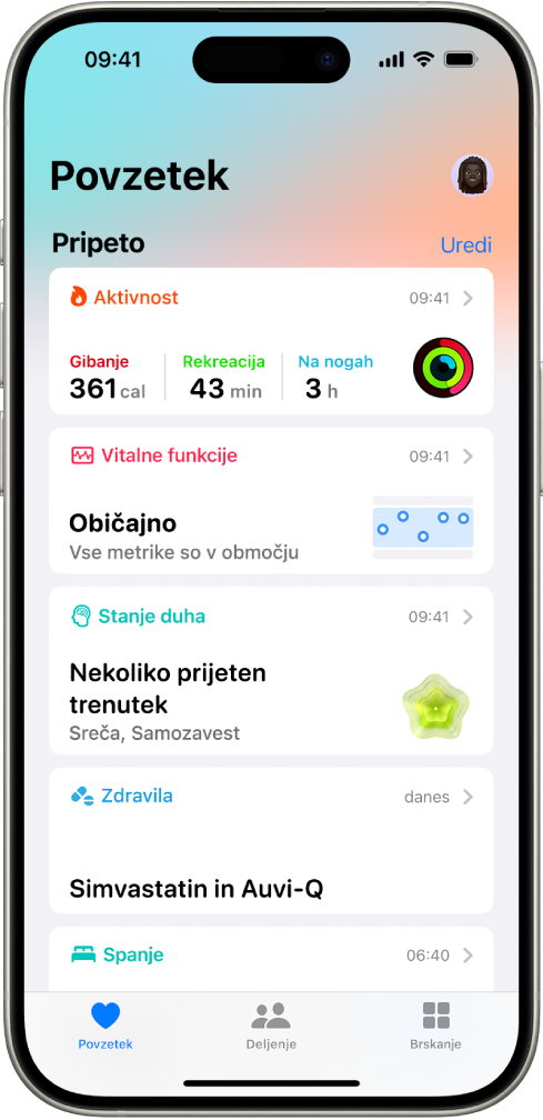 Zaslon Povzetek v aplikaciji Zdravje. Informacije o aktivnosti, vitalnih funkcijah, stanju duha in zdravilih so v možnosti Pripeto.