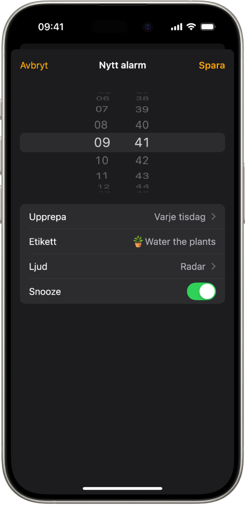 En skärm till att ändra ett alarm med inställningar för att ändra alarmtiden, välja om alarmet ska upprepas, lägga till en alarmetikett, välja ett alarmljud och aktivera snooze.
