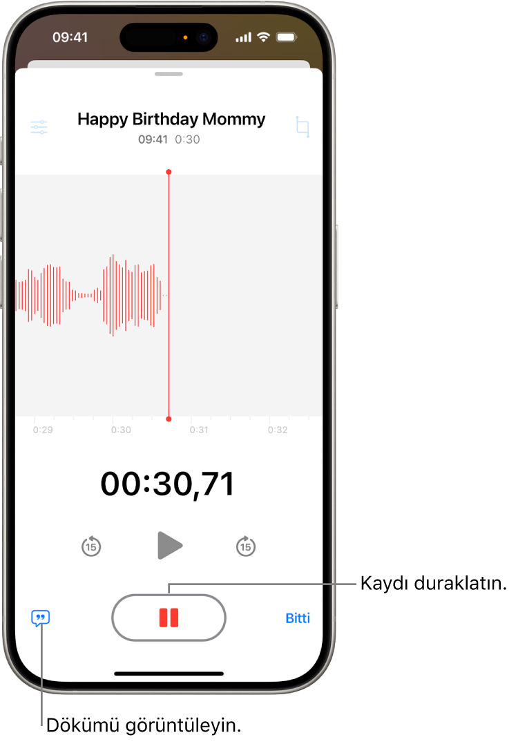 Bir Sesli Notlar kaydında, sürmekte olan kaydın dalga biçimi bir zaman göstergesi ve kaydı duraklatma düğmesi ile birlikte gösteriliyor.