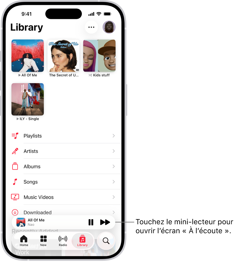 L’onglet Bibliothèque, avec le mini-lecteur en bas. Le mini-lecteur affiche le titre du morceau en cours de lecture. Les boutons Pause et « Piste suivante » se trouvent à droite du titre du morceau. Touchez le mini-lecteur pour ouvrir l’écran « À l’écoute ».