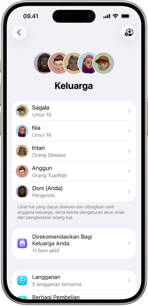 Layar Keluarga Berbagi di Pengaturan. Lima anggota keluarga tercantum dan empat langganan dibagikan dengan keluarga.