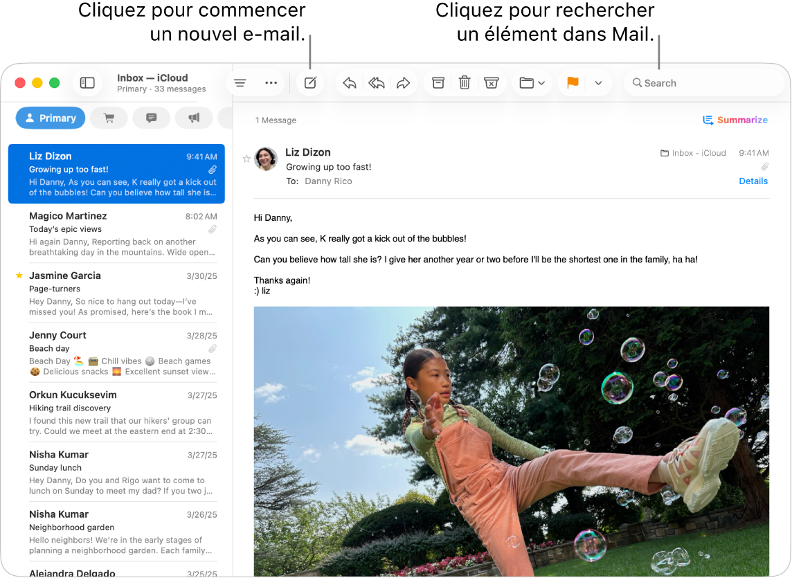 Une fenêtre Mail montrant la liste des messages en regard de la barre latérale, et le contenu du message sélectionné à droite. Une légende pointe vers le champ de recherche.