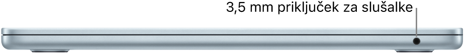Pogled na računalnik MacBook Air z desne strani s poudarjenim 3,5 mm priključkom za slušalke.