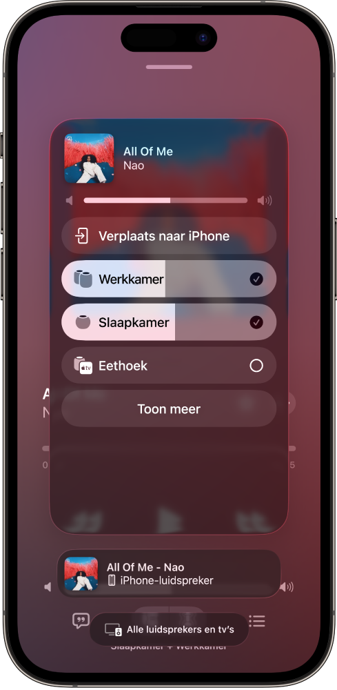 Een iPhone-scherm met een nummer dat wordt afgespeeld en een lijst met HomePods en Apple TV-apparaten. De HomePod in de werkkamer is geselecteerd.