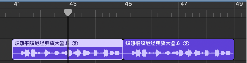 所选片段上方准备拆分的播放头。
