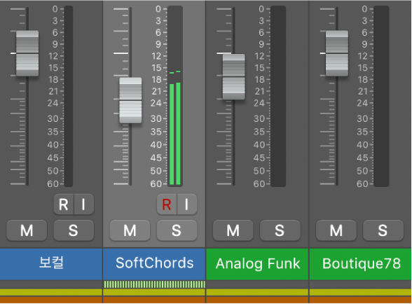 그림. 채널 스트립 하단의 컨트롤 서피스 막대.