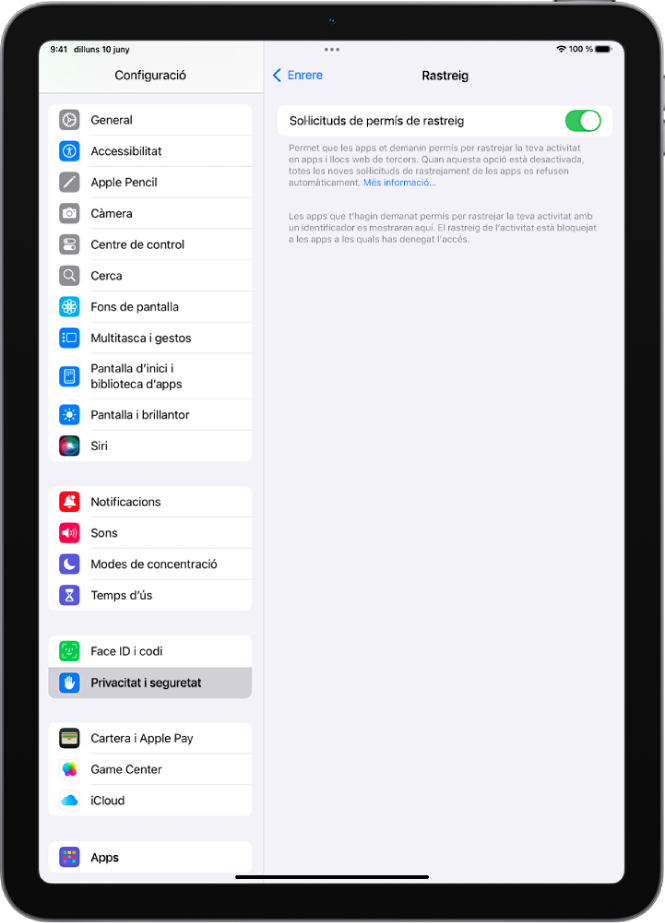 La pantalla “Rastreig” amb una opció per controlar si les apps tenen permís per demanar si poden rastrejar-te en pàgines web o apps d’altres empreses.