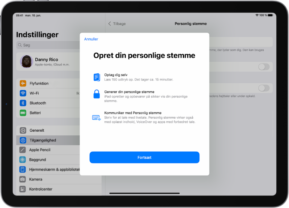 En iPad med oplysninger om hvordan du opretter en personlig stemme.