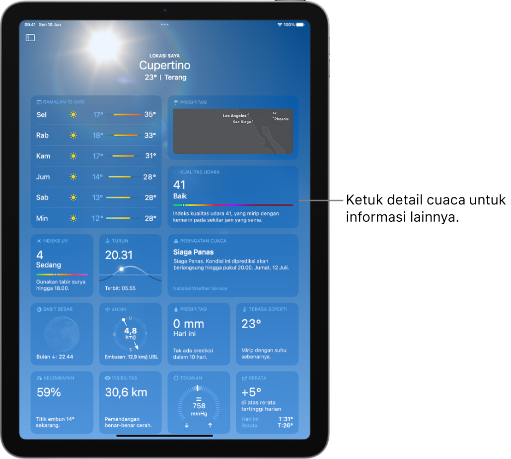 Layar Cuaca yang menampilkan lokasi di bagian atas, dan di bawahnya suhu serta kondisi cuaca saat ini. Sisa layar berisi detail cuaca seperti ramalan sepuluh hari, peta presipitasi, posisi bulan, arah angin dan kecepatan, indeks UV, waktu matahari terbenam, suhu terasa seperti, dan tinjauan presipitasi.