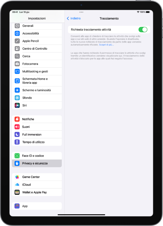 La schermata Tracciamento, con un’impostazione per controllare se le app possono chiederti di tracciare le attività che svolgi su siti web o app di terze parti.