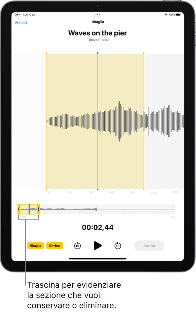 Una registrazione in fase di modifica, con una porzione della forma d’onda audio inclusa all’interno delle maniglie di ritaglio di colore giallo nella parte inferiore dello schermo. Sulla sinistra dei controlli di riproduzione sono presenti il pulsante Ritaglia per eliminare la parte della registrazione fuori della maniglie e il pulsante Elimina per eliminare la parte della registrazione all’interno delle maniglie.