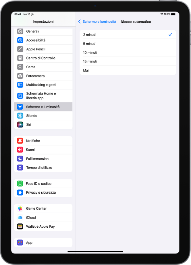 La schermata “Blocco automatico” con le impostazioni per selezionare la durata di tempo prima del blocco automatico di iPad.