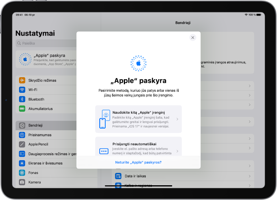 Ekranas „Nustatymai“ su „Apple“ paskyros prisijungimo dialogo langu ekrano viduryje.
