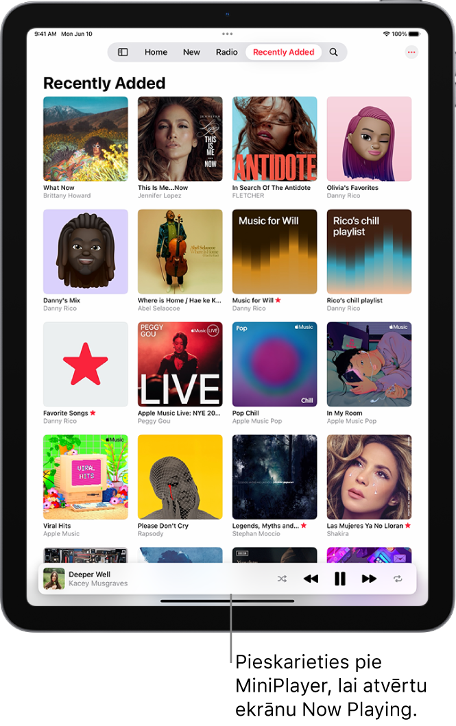 Library Recently Added ekrāns, kura apakšā ir redzams MiniPlayer. MiniPlayer parāda dziesmas nosaukumu, kas tiek atskaņota. Pogas Pause un Next Track atrodas pa labi no dziesmas nosaukuma.