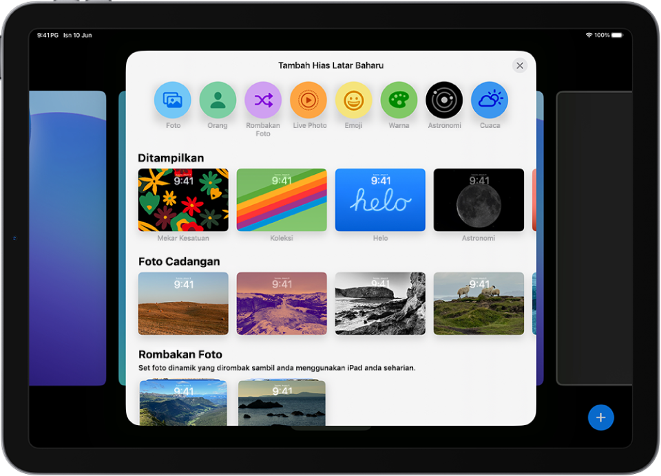 Skrin Tambah Hias Latar Baharu menunjukkan galeri pilihan hias latar untuk menyesuaikan Skrin Kunci iPad, dalam kategori seperti Ditampilkan dan Foto Cadangan. Di bahagian atas ialah butang untuk menambah foto, orang, rombakan foto, emoji dan latar belakang skrin cuaca ke Skrin Kunci.
