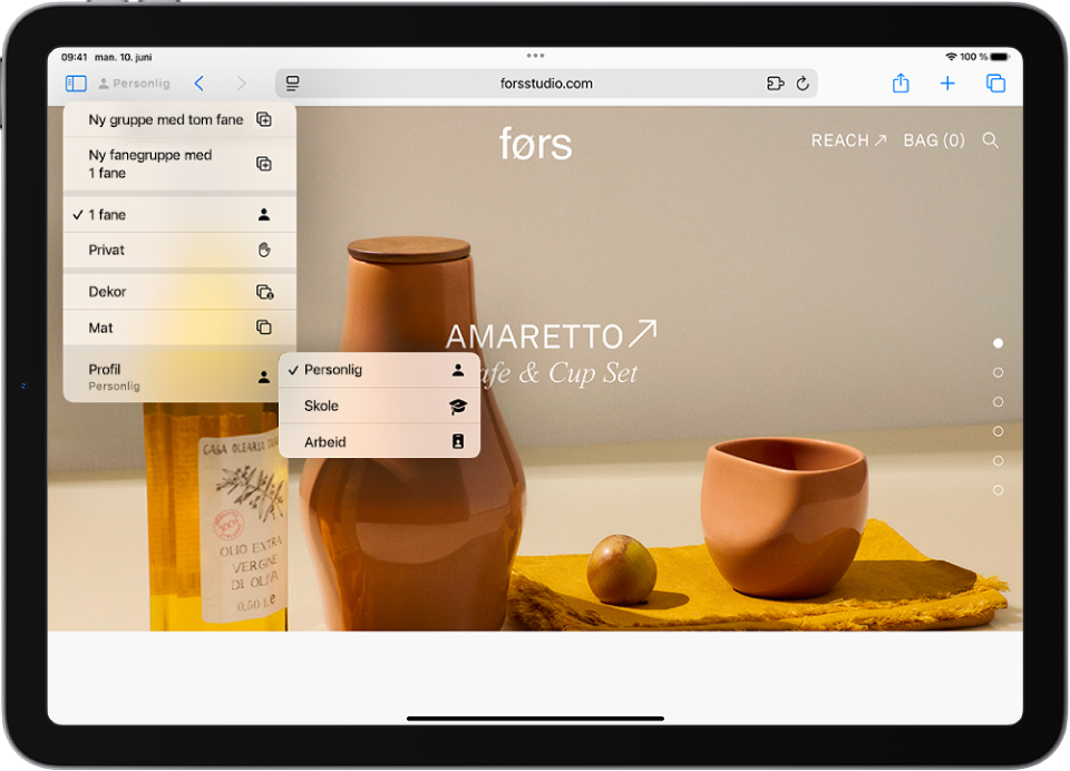 Fanegruppe-menyen er åpen i Safari. Profil er markert nederst i menyen, og en meny viser alternativene Personlig, Skole og Jobb.