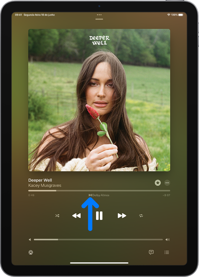 Tela Reproduzindo mostrando o ícone de Dolby Atmos para a faixa que está sendo reproduzida.