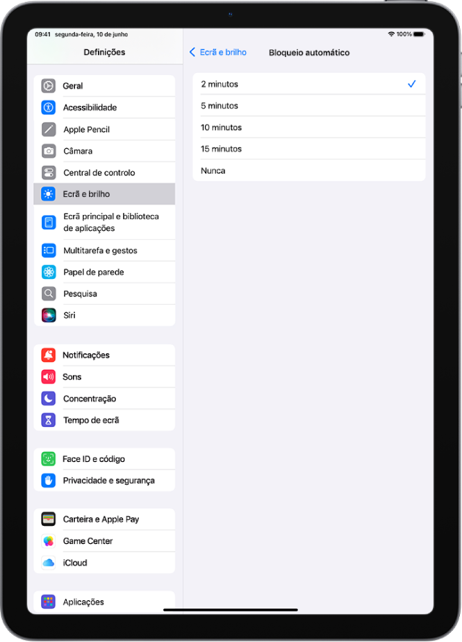 O ecrã de bloqueio automático com as definições para a duração de tempo antes do iPad bloquear automaticamente.