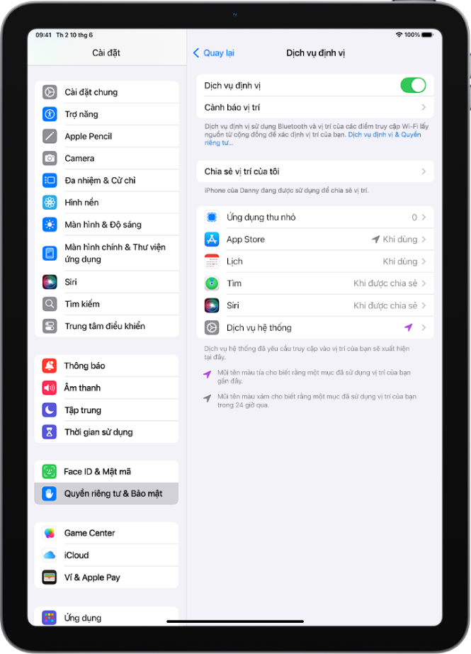 Màn hình Dịch vụ định vị, với cài đặt để chia sẻ vị trí của iPad với các ứng dụng.