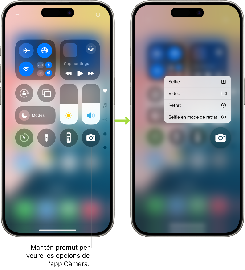Dues pantalles del centre de control, una al costat de l’altra. La de l’esquerra mostra els controls del mode d’avió, les dades mòbils, la Wi-Fi i el Bluetooth al grup de la part superior esquerra. A la part inferior dreta es mostra la icona de la càmera. La pantalla de la dreta mostra més opcions al menú d’accions ràpides de la càmera: selfie, vídeo, retrat i selfie de retrat.
