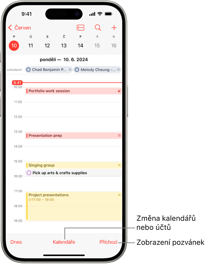 Kalendář v zobrazení Den s denními událostmi. Uprostřed dolního okraje obrazovky se nachází tlačítko Kalendáře a vpravo dole tlačítko Příchozí.