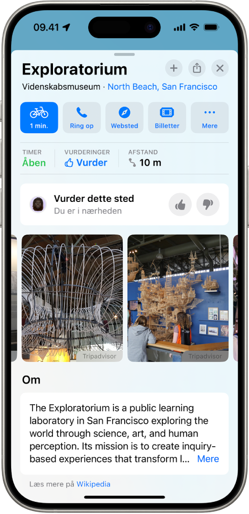 Pladskortet over et museum med åbningsstatus, vurderinger, en beskrivelse, fotos og knapper til at ringe til det, gå til hjemmesiden eller købe billetter.