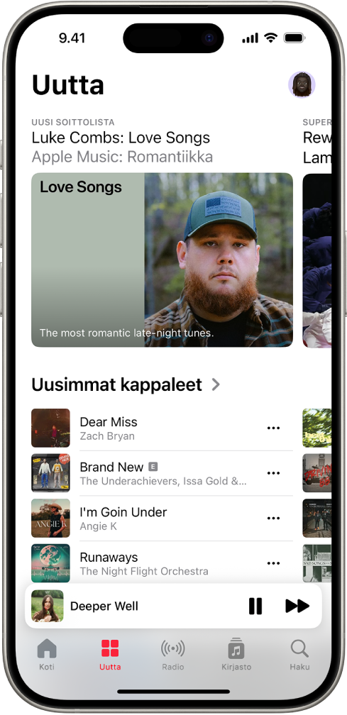 Uutta-näyttö, jonka yläosassa näytetään esittelyssä oleva soittolista. Voit näyttää enemmän esittelyssä olevaa musiikkia ja videoita pyyhkäisemällä vasemmalle. Alapuolella näkyy Uusimmat kappaleet ‑osio. Voit tutustua uuteen ja suositeltuun musiikkiin pyyhkäisemällä näytöllä ylös.