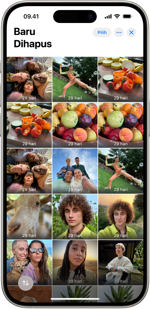 Folder Baru Dihapus di app Foto. Foto yang baru dihapus muncul dalam grid di layar.
